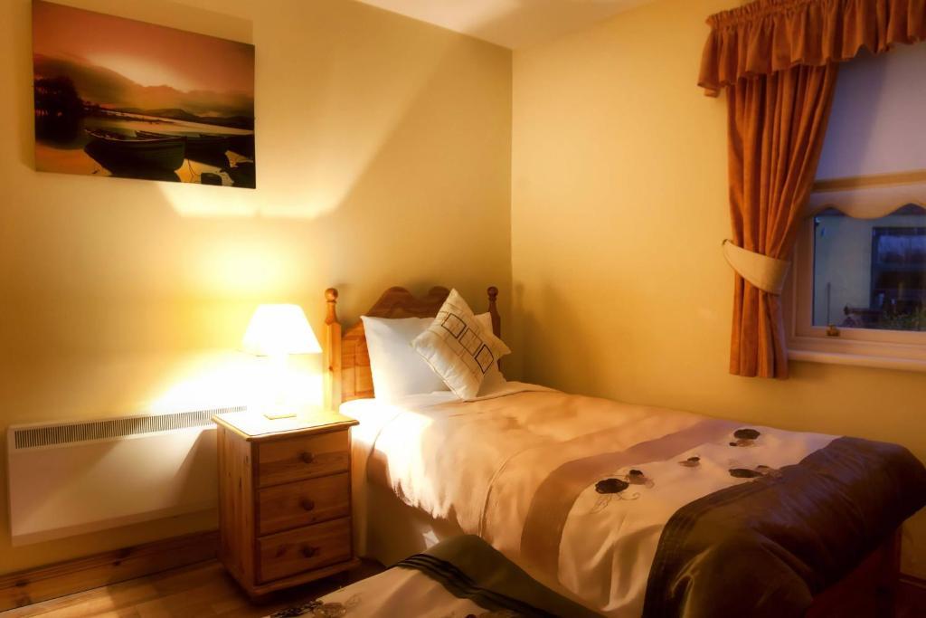 Mccarthy'S Lodge B&B Westport Phòng bức ảnh