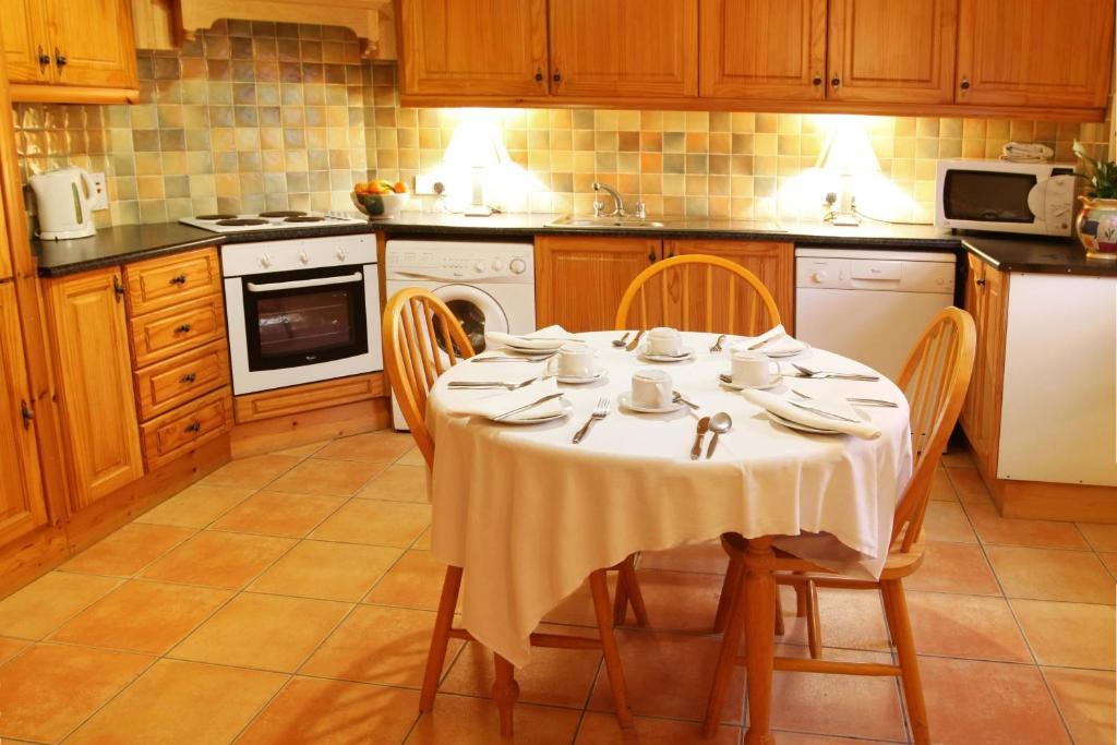 Mccarthy'S Lodge B&B Westport Ngoại thất bức ảnh